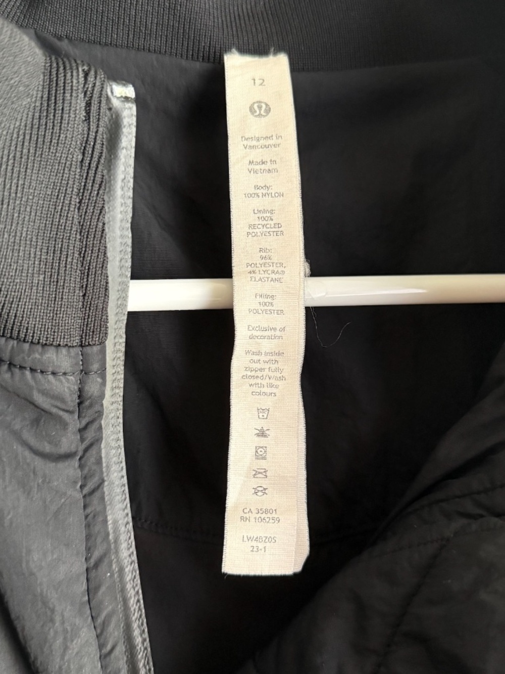 LULULEMON SHORT INSULATED BOMBER JACKET SIZE 12 - Picture 12 of 13